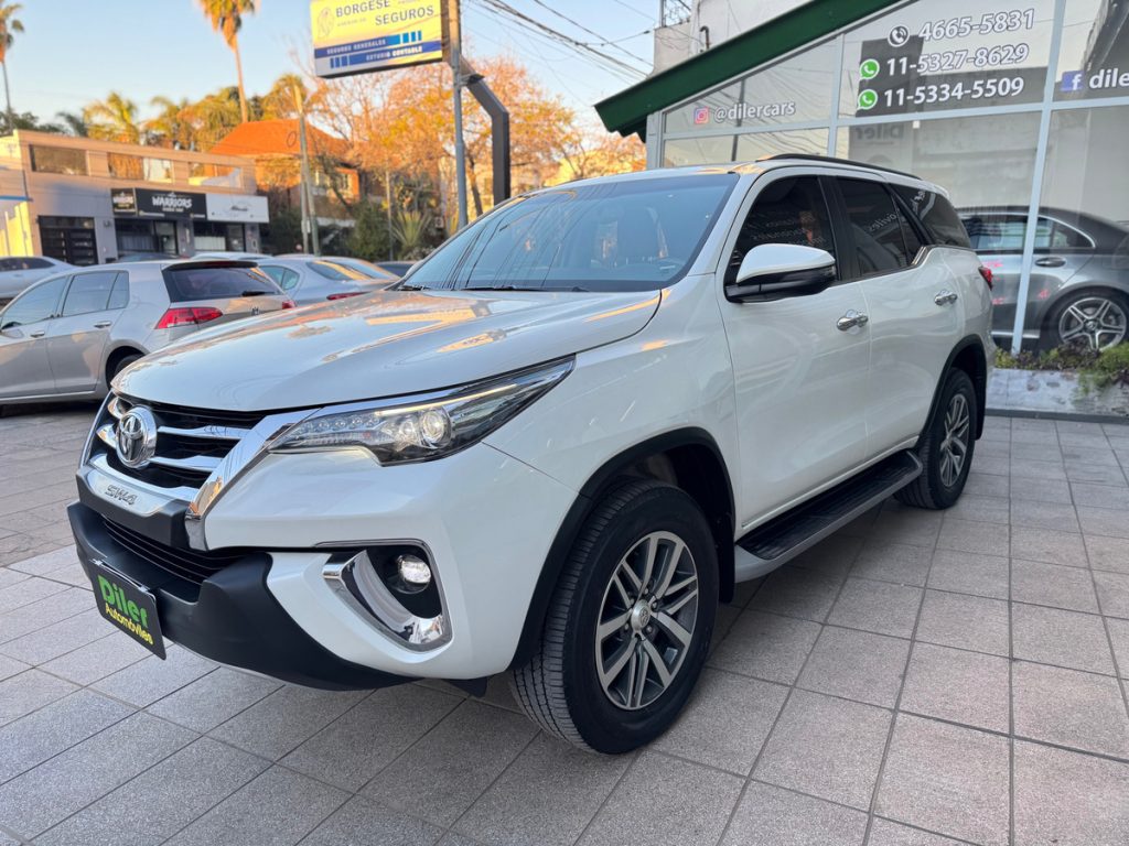 Toyota Hilux Sw4 2.8 Srx 177cv 4×4 7as At 46655831